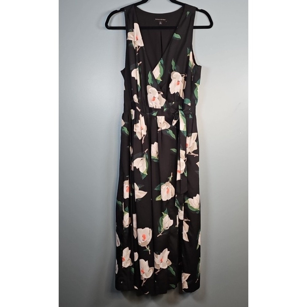 Banana Republic Size 6 Black Magnolia Floral Print Wrap Sleeveless Maxi Dress